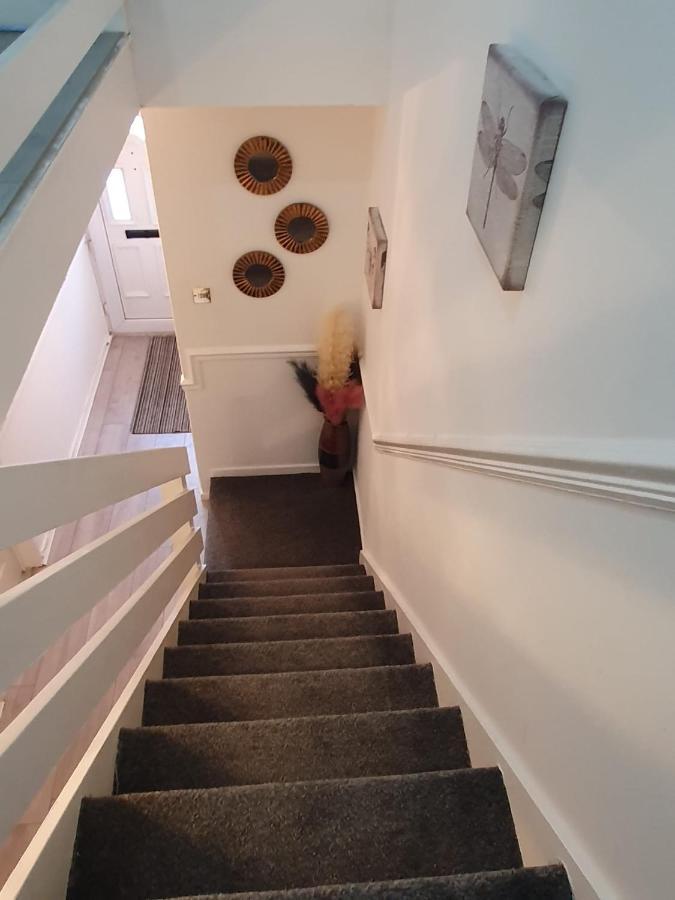 Bv Luxury Spacious 3 Bedroom House At Isaac Close Manchester Exterior foto