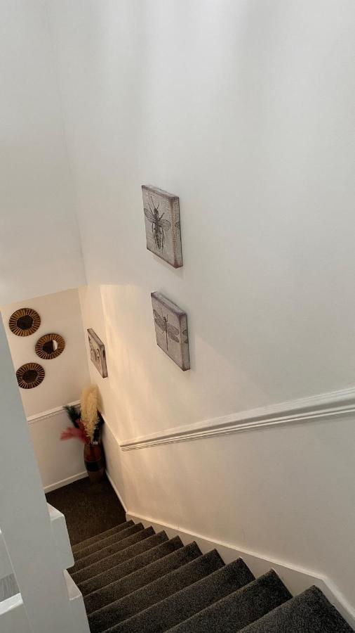 Bv Luxury Spacious 3 Bedroom House At Isaac Close Manchester Exterior foto