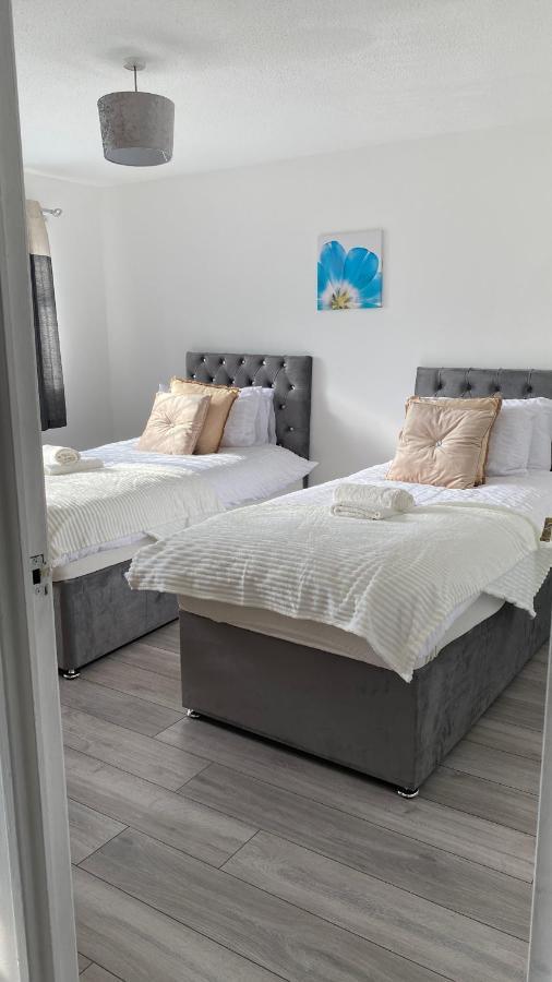 Bv Luxury Spacious 3 Bedroom House At Isaac Close Manchester Exterior foto
